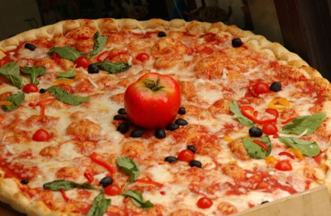 tarta me tomato cheese