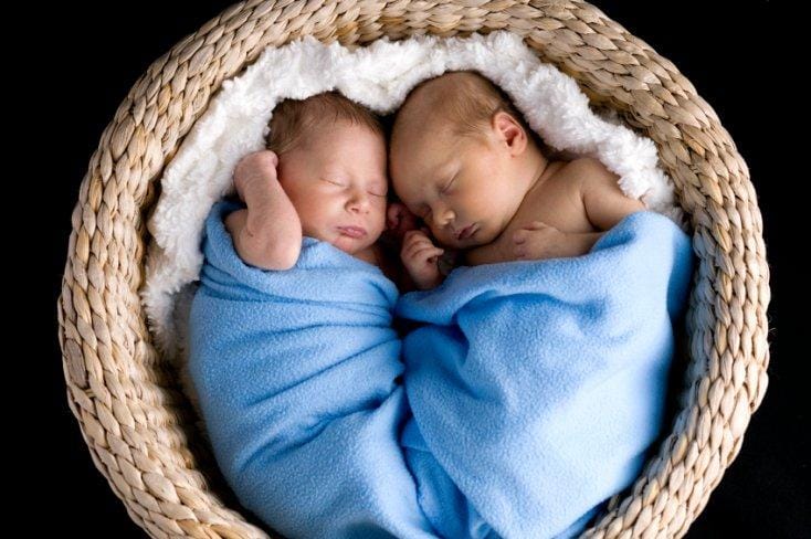 Η δική μας ιστορία... 13 122287 twin babies05