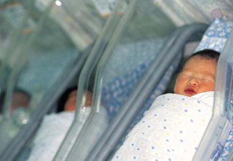 ΗΠΑ: Δίδυμα αγοράκια γεννήθηκαν με 18 ημέρες διαφορά 6 newego LARGE t 1101 53771886 type12713