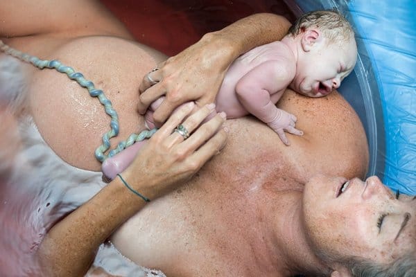 Συγκλονιστικές φωτογραφίες τοκετού! 4 rsz birth photos1