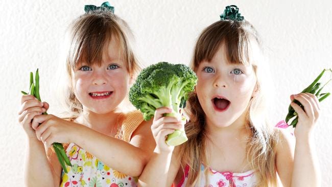 Παιδιά σε νηστεία: 5 tips που πρέπει να ξέρετε 2 παιδιά σε νηστεία
