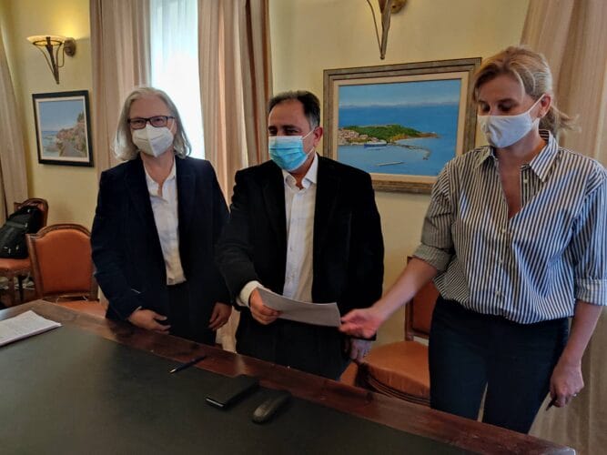 Συνεργασία των Παιδικών Χωριών SOS με το Δήμο Μυτιλήνης για τη στήριξη ευάλωτων οικογενειών 1 Παιδικών Χωριών SOS με Δήμο Μυτιλήνης Photo 2