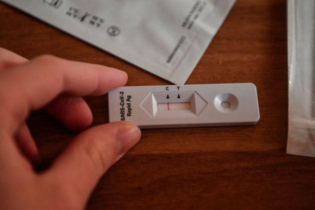 Σπεύσατε να προμηθευτείτε τα δωρεάν self test για τους μαθητές από τα φαρμακεία (από 19/1) 9 Σπεύσατε να προμηθευτείτε τα δωρεάν self test για τους μαθητές από τα φαρμακεία (από 19/1)