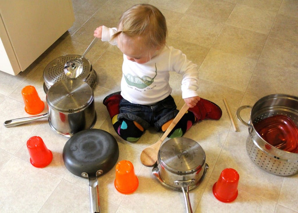 toddler child pots pans play 1024x732 1