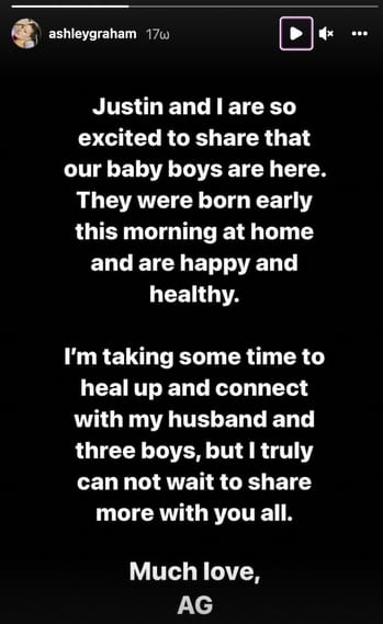 Οι πόζες της Ashley Graham με φουσκωμένη κοιλιά πριν γεννήσει τα δίδυμα θα μείνουν στην ιστορία! 7 220109160209 ash