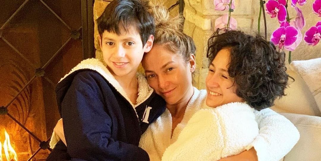 Λιώσαμε! Τα δίδυμα της Jennifer Lopez έγιναν 14 - Τους ευχήθηκε με ένα video έκπληξη