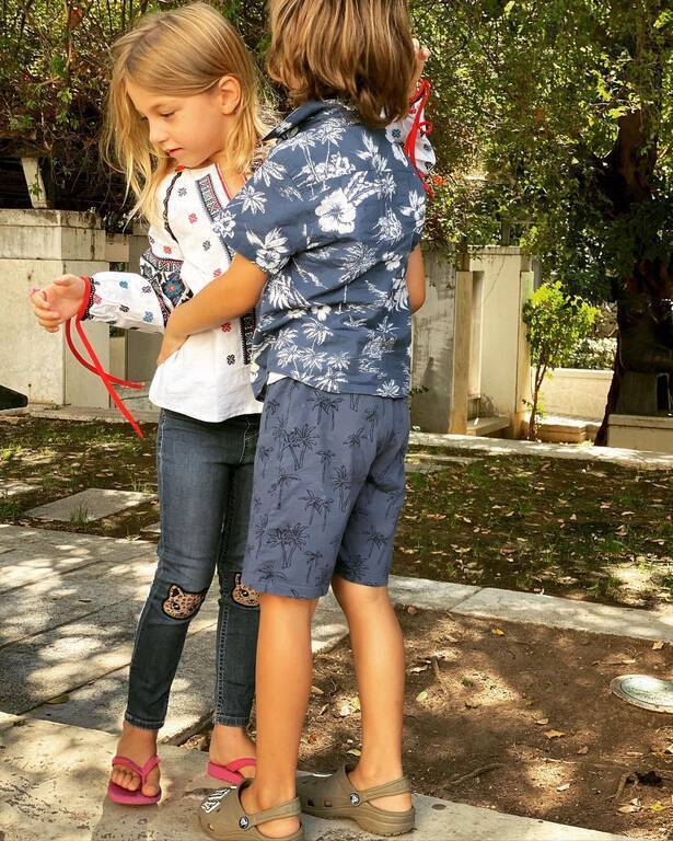 Τα διδυμάκια των Ρέβη - Τότσικα μεγάλωσαν. Η 7χρονη Ειρήνη Χρυσή μεγάλωσε και είναι πανέμορφη 1 roula.revi paidia 6
