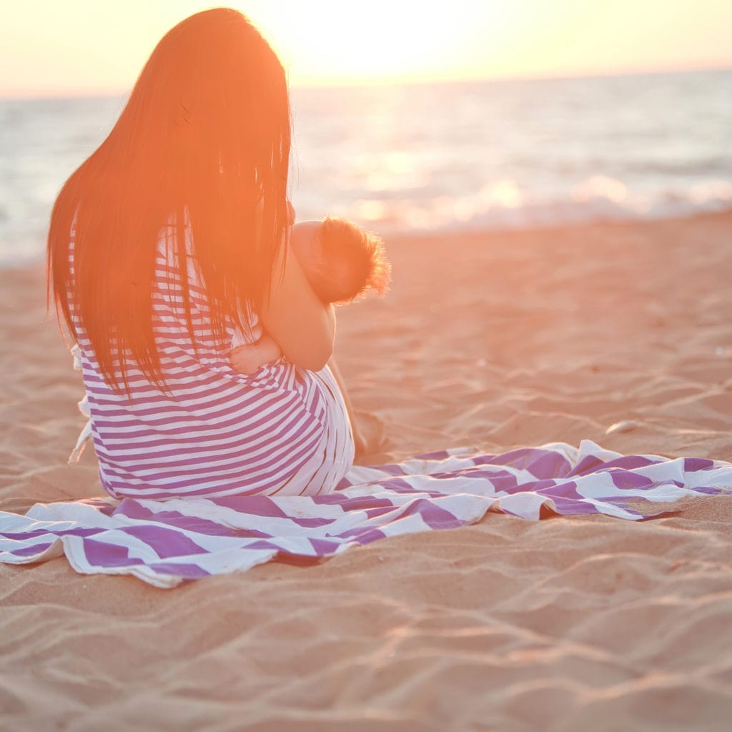 breastfeeding on the beach 1024x1024 1