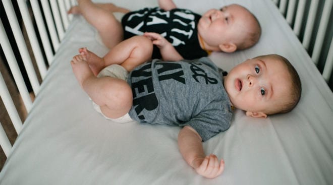 twins born 11 weeks apart 2160x1200 1