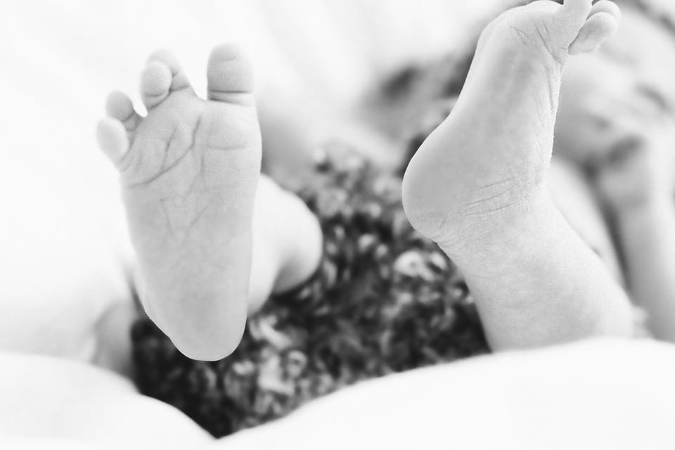 3 πράγματα που πρέπει να γνωρίζεις για τις πρώτες μέρες μετά τον τοκετό (και δεν είναι αυτά που νομίζεις!) 1 baby 840136 960 720