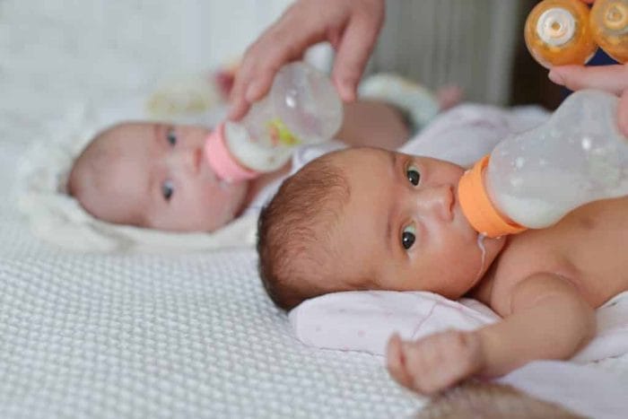 «Περιττό και διατροφικά ελλιπές» το γάλα φόρμουλα για μεγαλύτερα βρέφη και νήπια 2 best breast pump for twins 1024x683 1