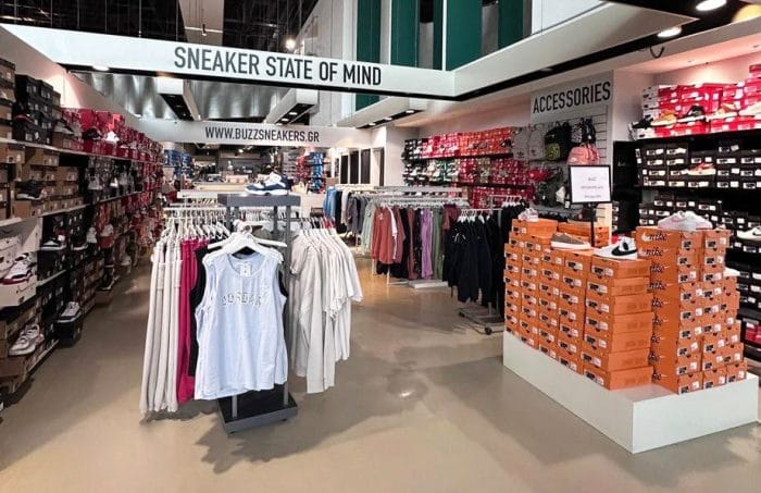 Τα Factory Outlet ενισχύουν την αθλητική κατηγορία με την είσοδο της Buzz Sneakers και της Skechers 3 FO Airport BUZZ 2