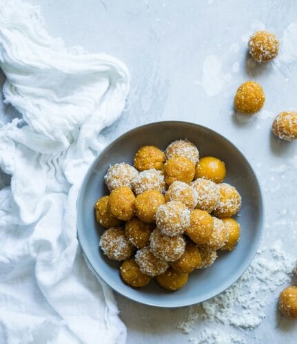 Λουκουμάδες με μπανάνα και κανέλα 2 loukoumades unsplash