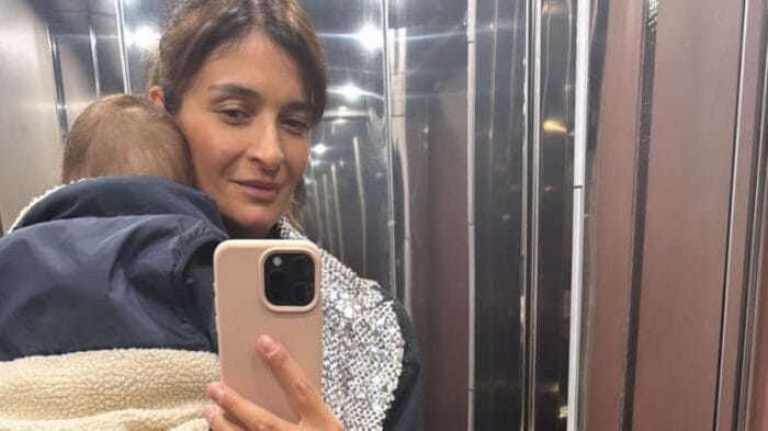 Αντιγόνη Κουλουκάκου: «Πάω παντού με τον 9 μηνών γιο μου, ακόμα και στα γυρίσματα της Γης της Ελιάς» 2 25dcbb1126e44ee095288ea96dd438c6