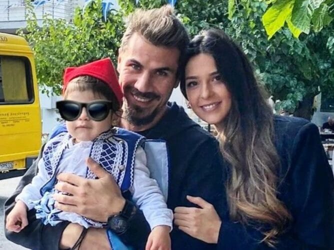 Άκης Πετρετζίκης: Απαθανατίζει τον γιο του με αποκριάτικη στολή 4 e00b7e77 akis petretzikis