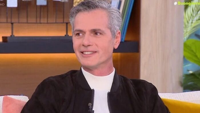 Μάριος Αθανασίου: «Λιώνω» για τα παιδιά μου. Σπάνια λέω όχι, είναι ένα χαμένο παιχνίδι από το πρώτο λεπτό» 4 profile player 960x540 4