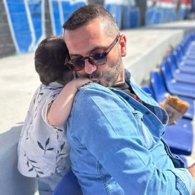 Λεωνίδας Κουτσόπουλος: Η νέα φωτογραφία με τον γιο του, Κίμωνα, από την εκδρομή στην Αίγινα 3 67a51f7a06c01 1