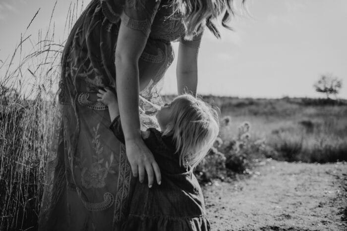 anna hecker vrkw8LbA300 unsplash
