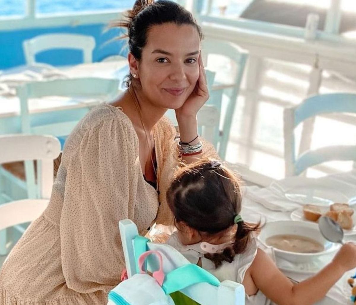 Νικολέττα Ράλλη: «Έφυγα από το μαιευτήριο άρχισα να «σκοτεινιάζω», με «έπαιρνε» προς τα κάτω» 4 76157895 50beaf48 nikoletta ralli me kori
