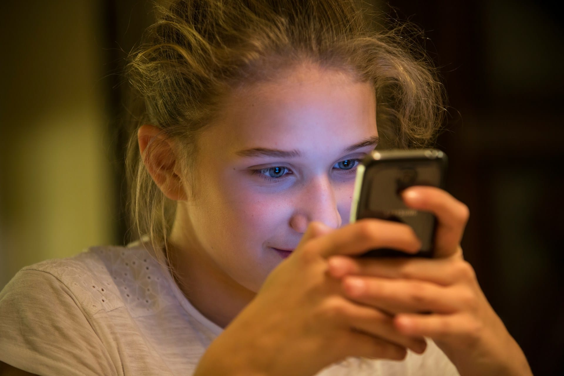 Έφηβοι και social media: Οι 9 παράγοντες που οδηγούν σε προσκόλληση και εθισμό 1 johnny cohen iTxfTp1rnP0 unsplash