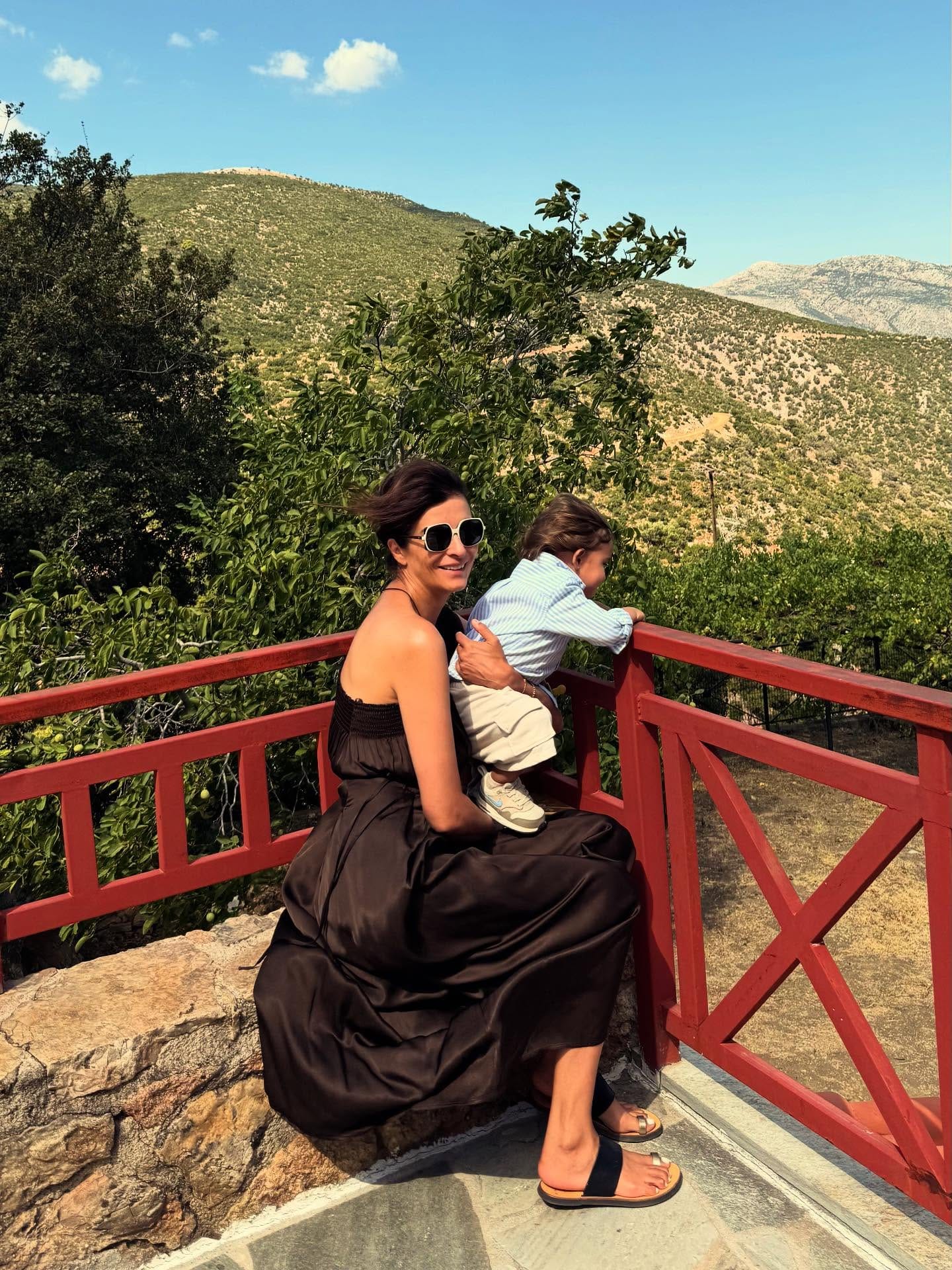 Αντιγόνη Κουλουκάκου: Η Ιουλία από τη «Γη της Ελιάς» αγκαλιά με τον γιο της – Η εξομολόγηση για το ταξίδι της μητρότητας 1 534855252 18516994471018133 8308565560944818061 n