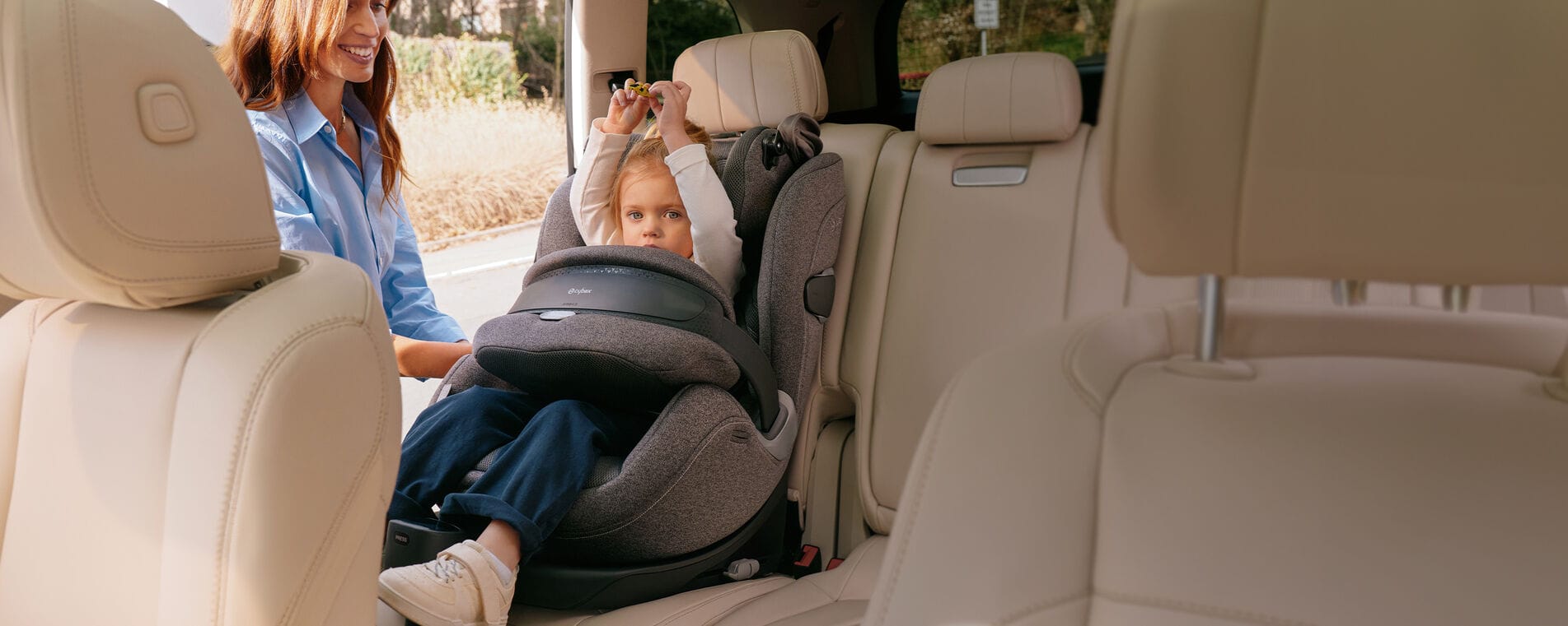Η CYBEX λανσάρει τον διάδοχο του ασφαλέστερου παιδικού καθίσματος αυτοκινήτου όλων των εποχών 2 CYBEX Anoris T2 i Size Hightlight Banners Eye Contact Desktop 3000x1200 2