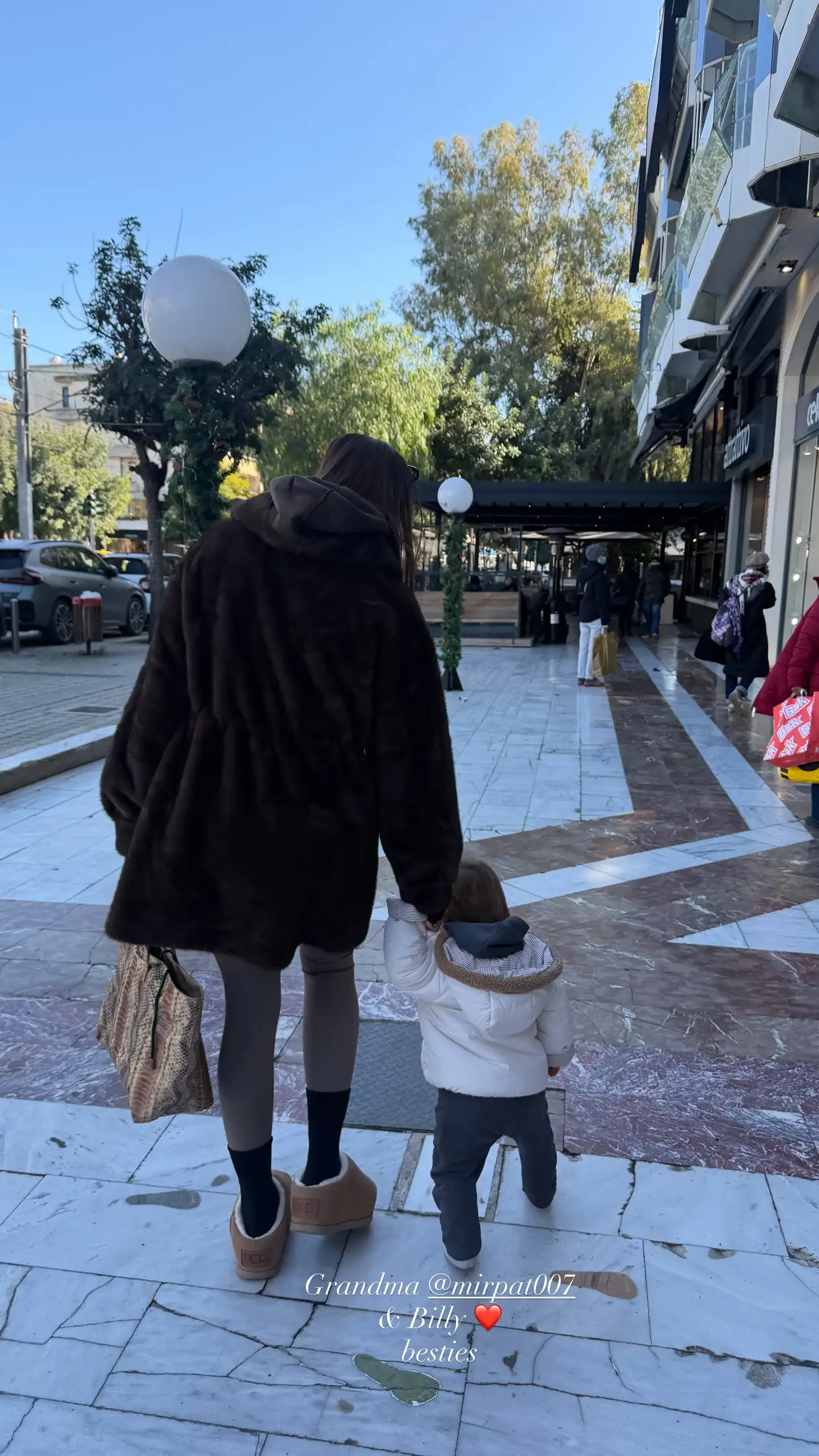 Αλεξάνδρα Νίκα: Ο αδελφός της μαθαίνει κιθάρα στον γιο της Βασίλη 3 alexandra nika 1767873532 201947604
