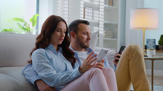 screen time goneis epireazei paidia