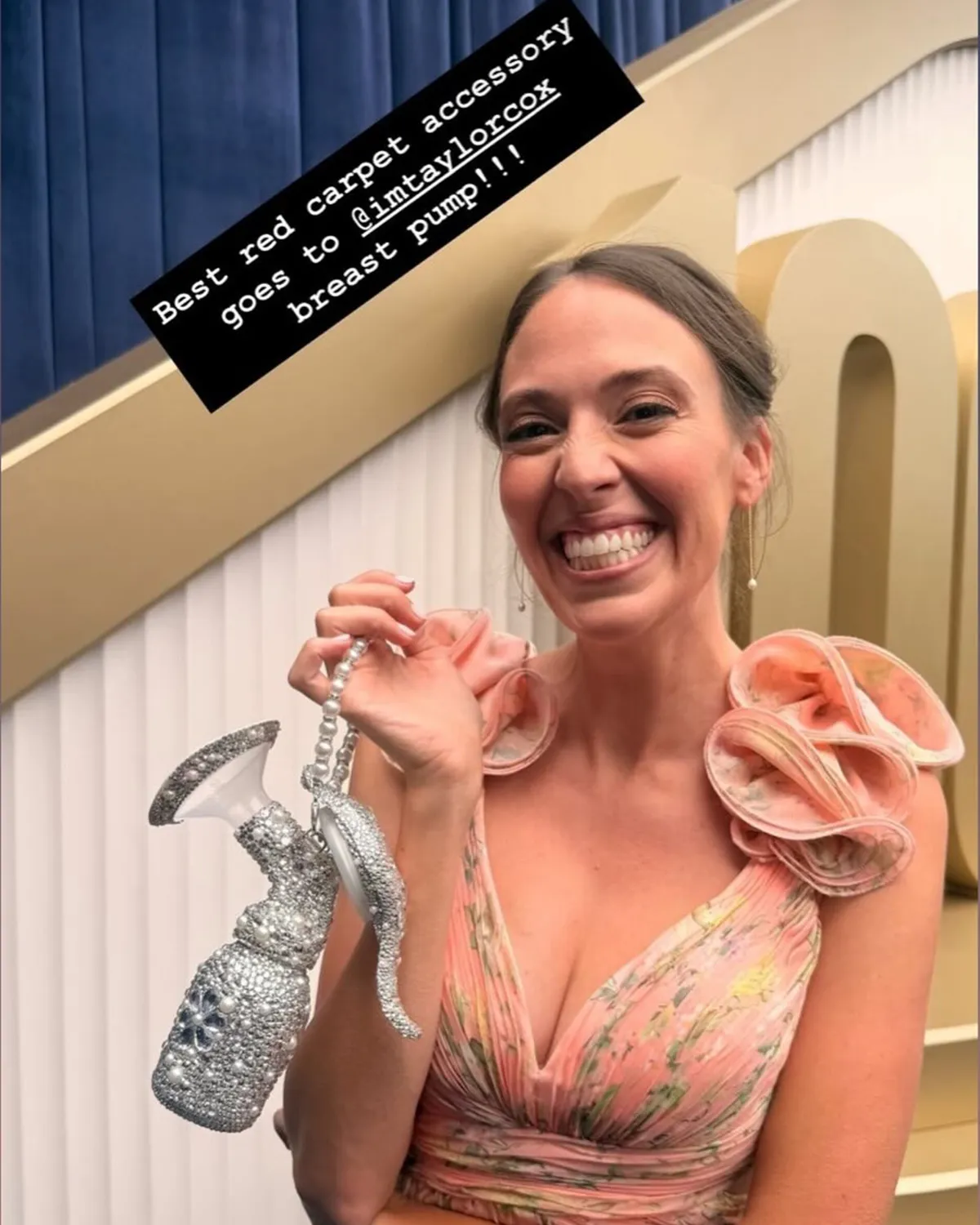 Taylor Cox: Πήγε στα Emmy με ένα θήλαστρο γεμάτο πέρλες – Το μήνυμα για τη μητρότητα που έγινε viral 2 taylor cox breastpump emmys 2 6633dcc09e2f40b1ad8d1c11ec102783